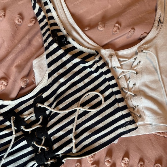 Bundle of two skater crop tops - Picture 3 of 3